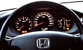Honda Legend - приборная панель