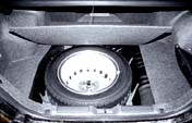 Хонда Легенда - под полом вместительного багажника скрывается полноразмерное литое запасное колесо