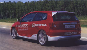 Honda Civic Type-R предлагается c кузовами красного, черного и серебристого цветов