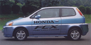 Два первых прототипа Honda FCX-V1 и FCX-V2 были собраны на базе электромобиля Honda EV Plus